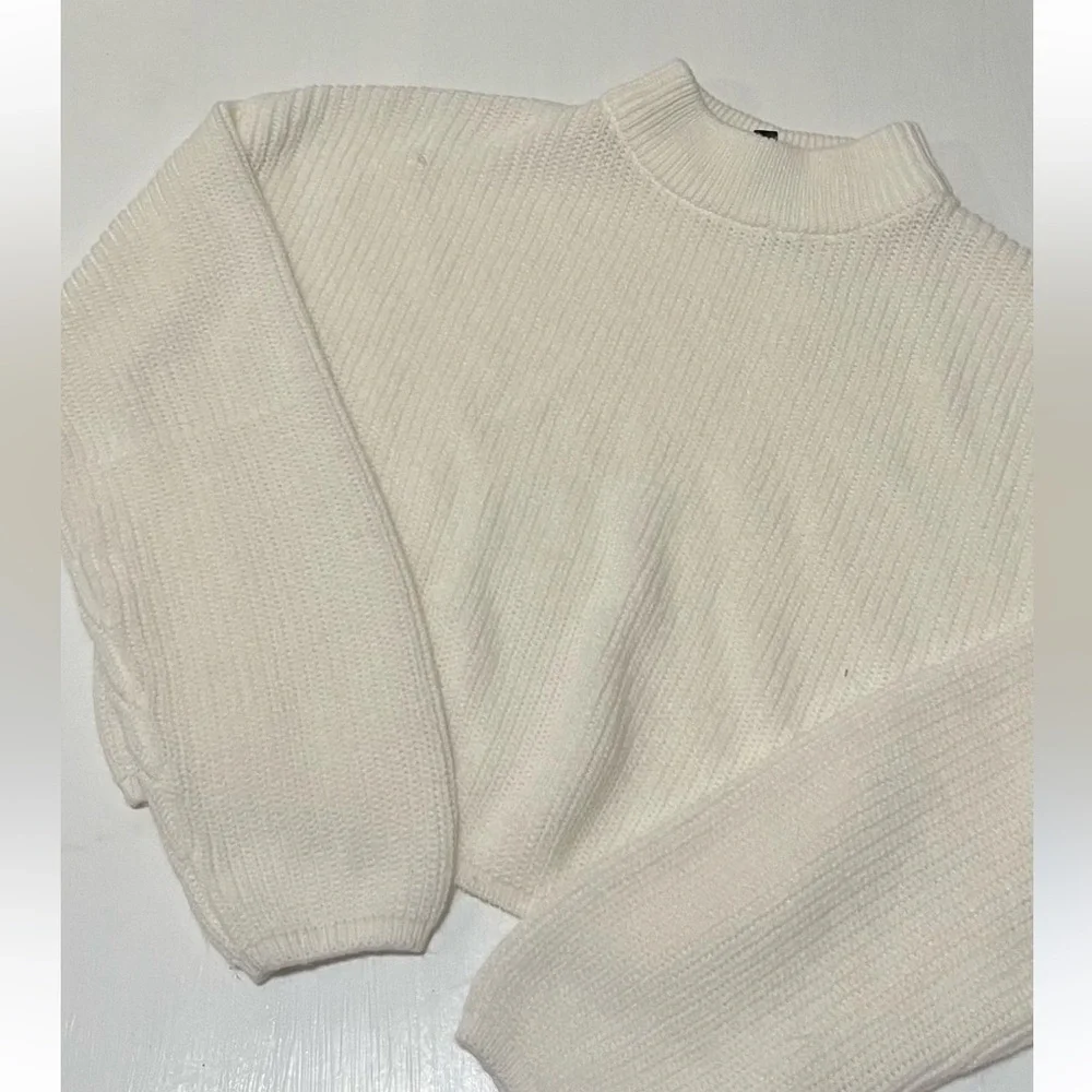 sweater - Picture 2 of 2